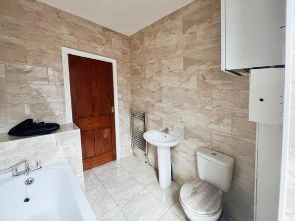 1 bed Terraced to rent Image 4