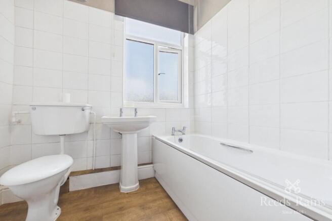 2 bed Terraced to rent Image 9