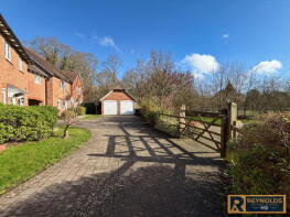 36, Sandow Place, Kings Hill, West Malling ME19 4NZ
