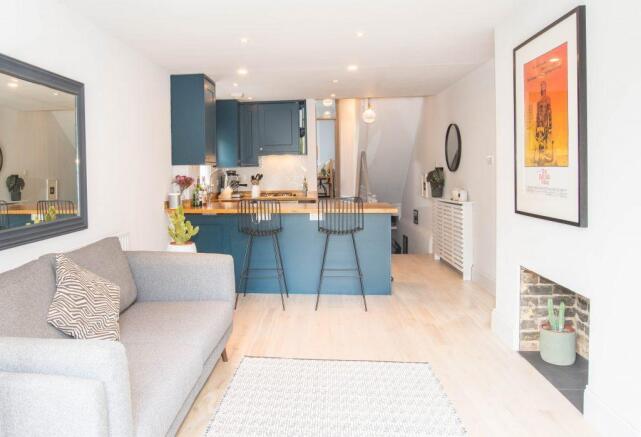 Lounge/Kitchen