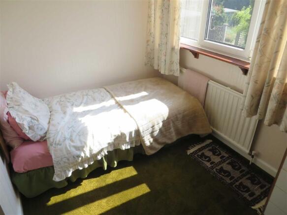 BEDROOM 2 (REAR)