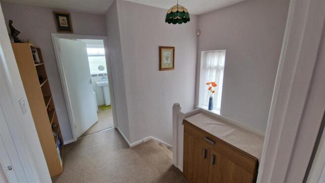 FIRST FLOOR LANDING