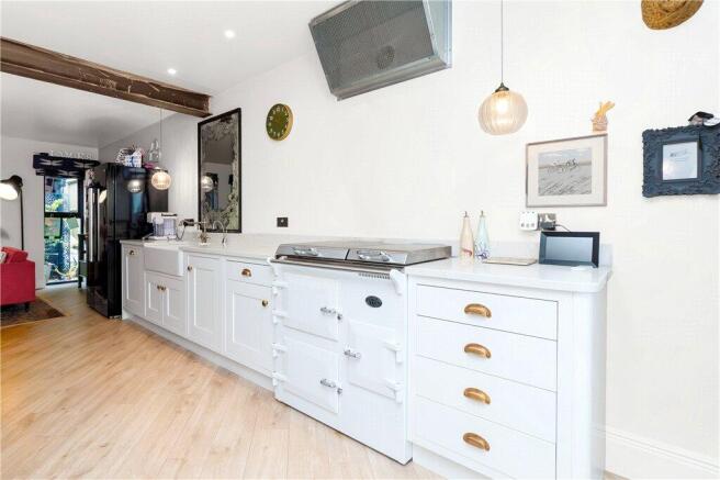 4 bed Detached for sale Image 5