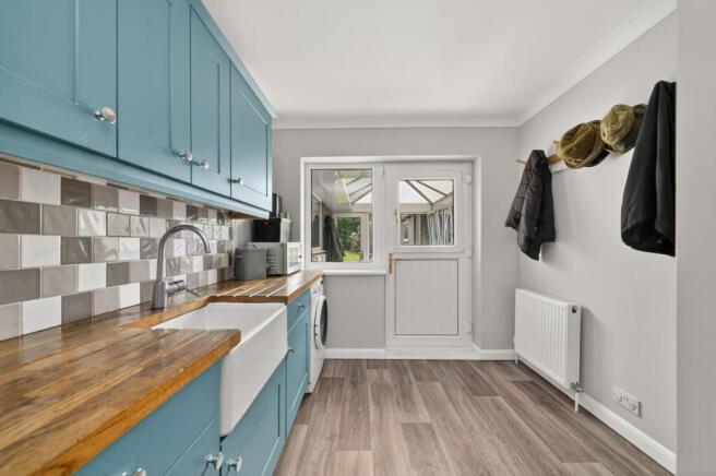 4 bed Detached Bungalow for sale Image 12