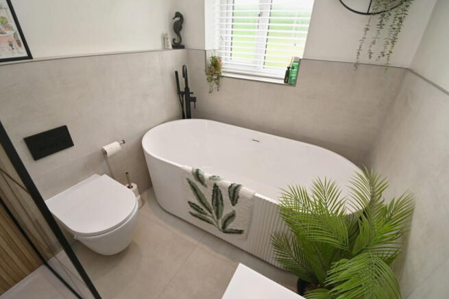 3 bed Town House for sale Image 11