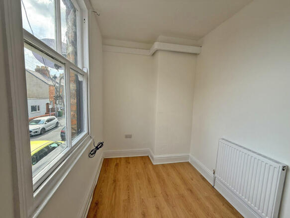 3 bed Terraced for sale Image 8