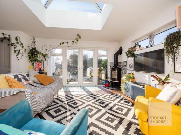 Lounge Outlook