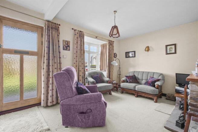 29 Green Street, HP15 7RA-1.jpg