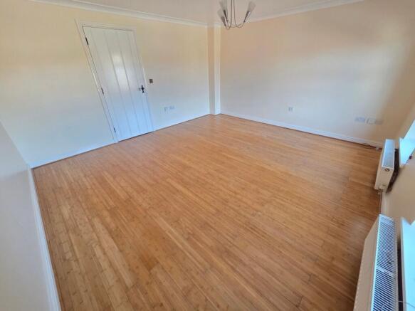 3 bed Terraced for sale Image 4