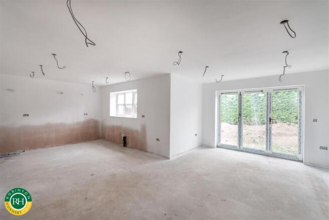 4 bed House for sale Image 10