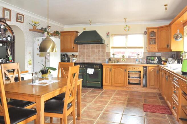 Fitted Kitchen/Dining Room