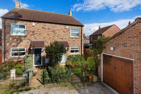 Sadlers Court, Alne