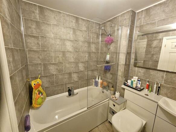 Bathroom.jpg