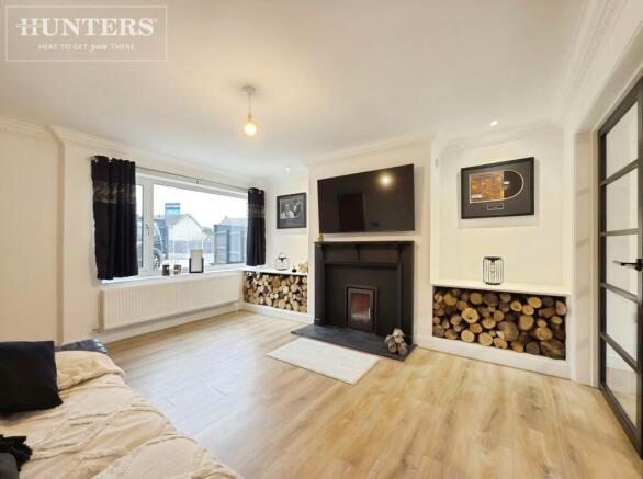 5 bed Detached for sale Image 8