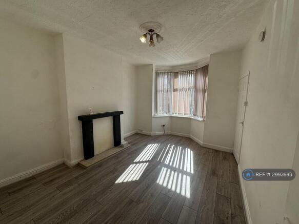 2 bed Terraced to rent Image 9