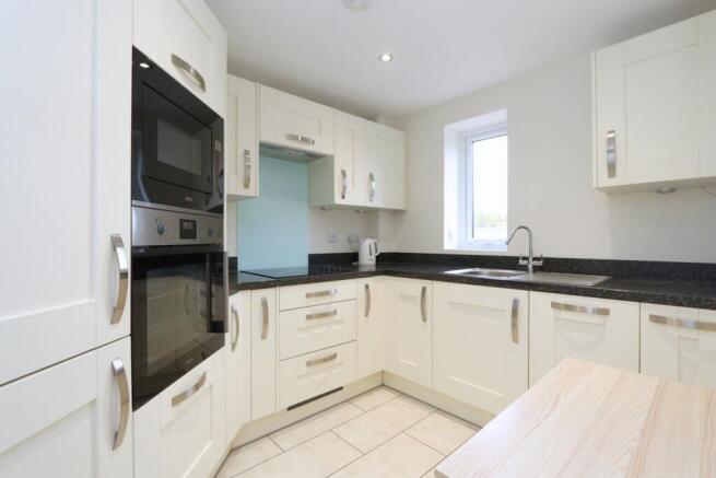 1 bed Retirement Property for sale Image 5
