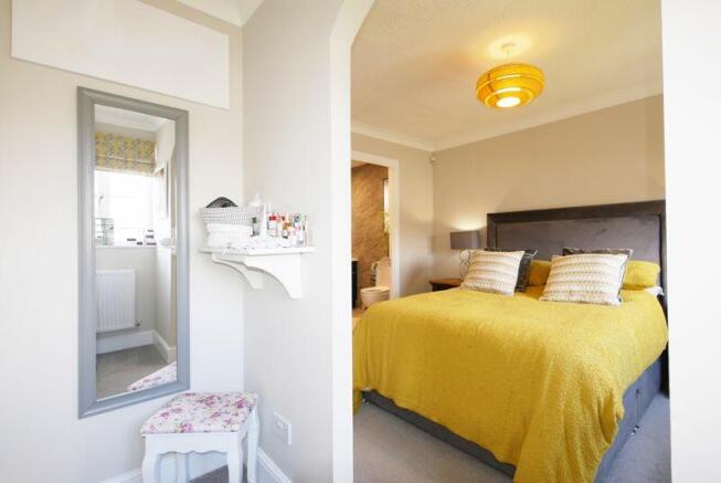 WALK-IN WARDROBE/MASTER BEDROOM
