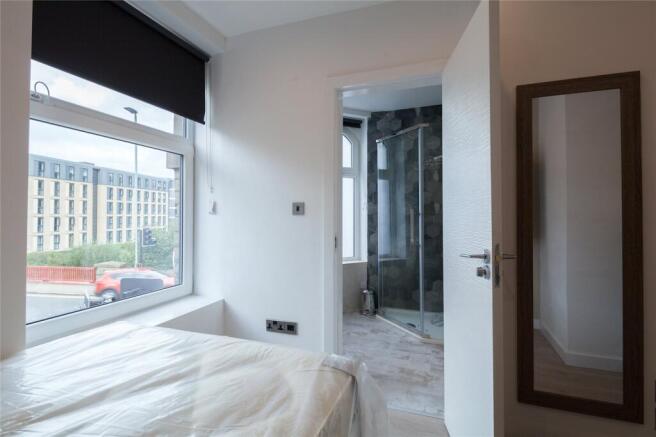 2 bed Terraced to rent Image 8