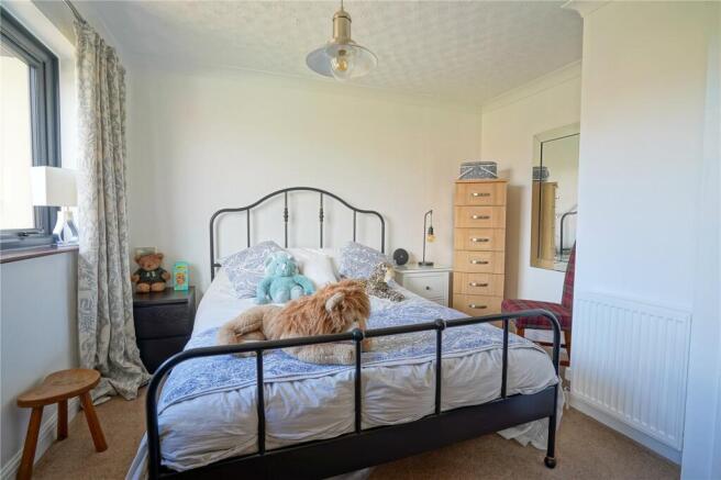 4 bed Detached for sale Image 11
