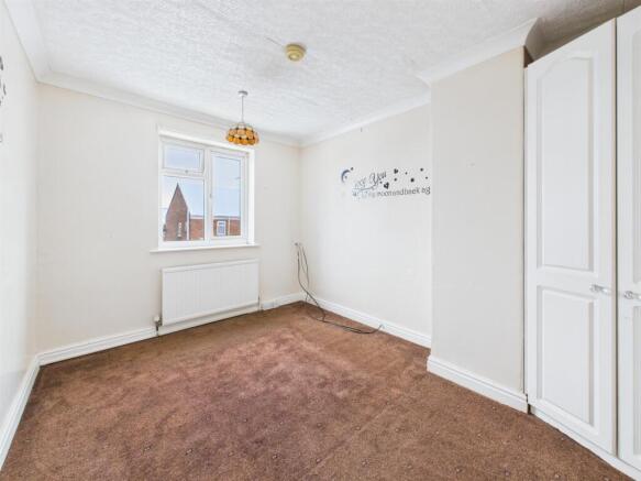 3 bed Semi-Detached for sale Image 6
