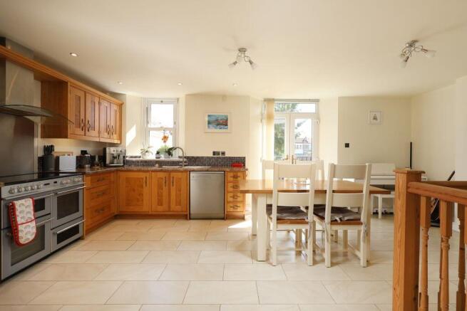 Kitchen/Dining room