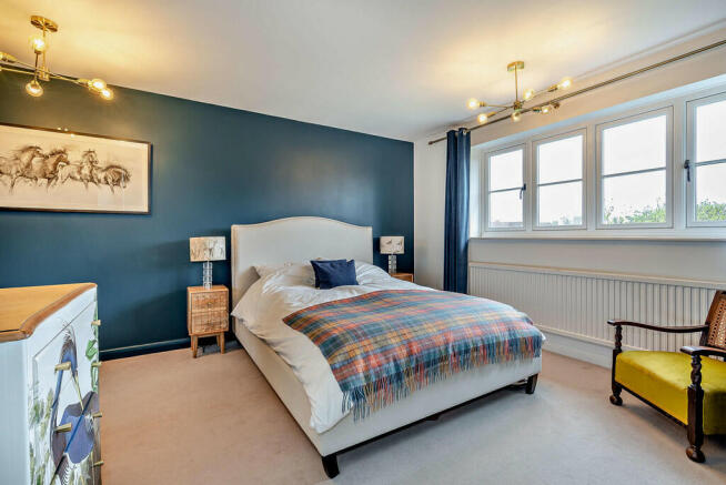 8587691-interior0...