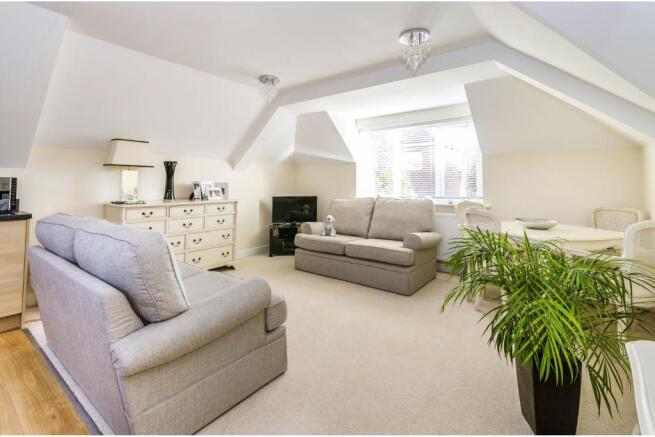 Lounge/Kitchen