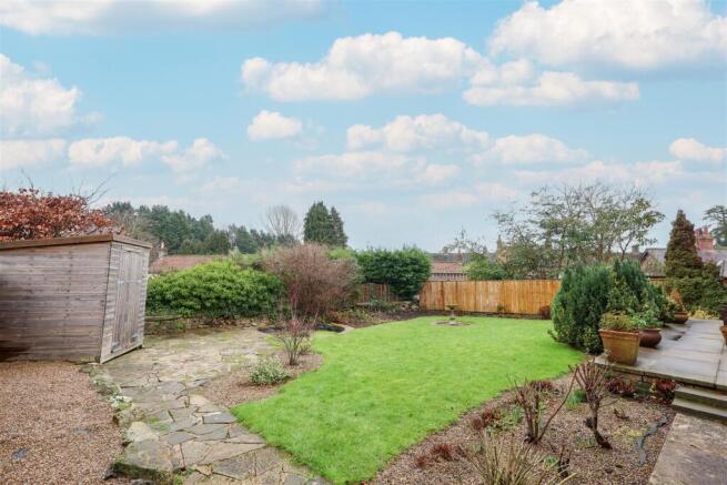 4 bed Detached Bungalow for sale Image 5
