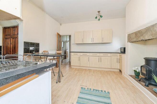 2 bed Detached for sale Image 6