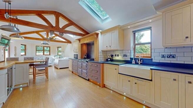 KITCHEN DINING/FAMILY ROOM