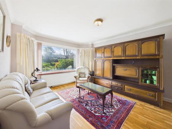 Lounge 1.jpg