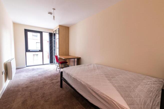 3 bed Apartment to rent Image 7