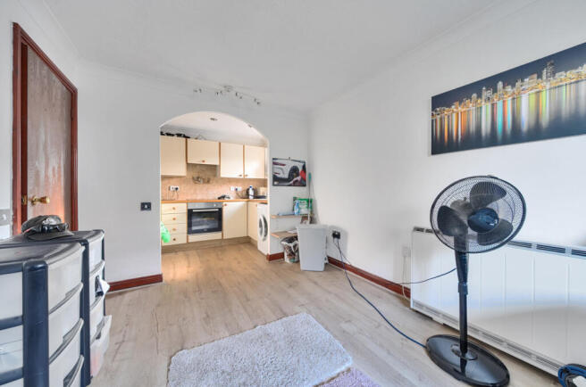 1330653-5-688d00a...