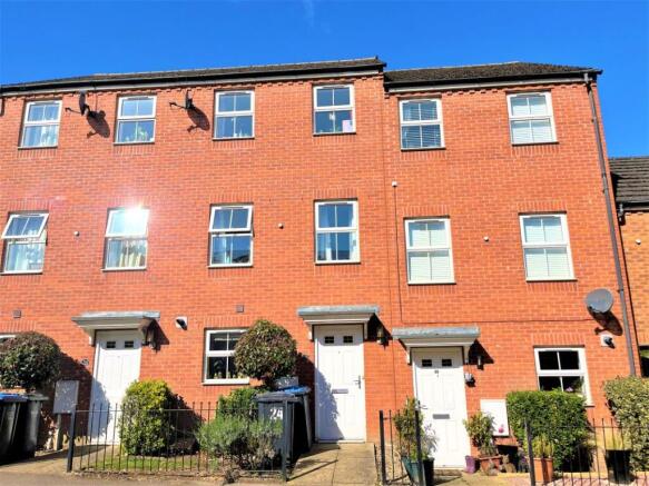 4-bed house on 24 Lathkill Street, Market Harborough, Leicestershire, LE16 9EY, £240,000