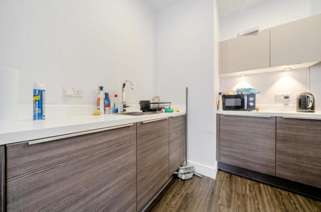 2 bed Flat for sale Image 6