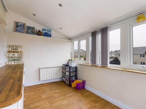 conservatory/utility