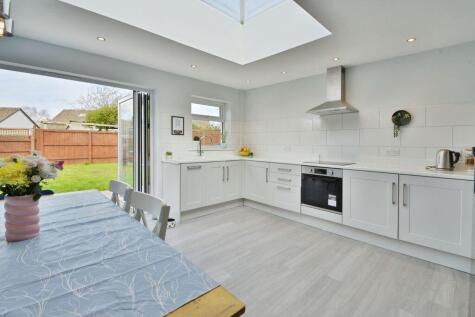 Meadow Way, South Cerney, Gloucestershire