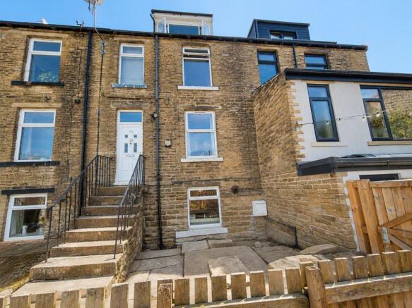 2 bed Terraced for sale in bradford