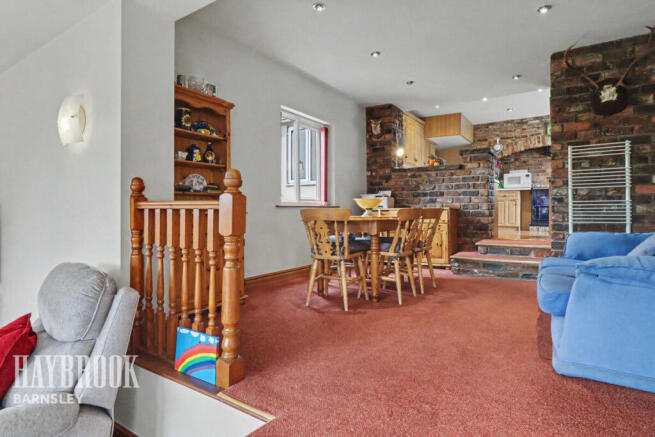 4 bed Detached Bungalow for sale Image 8