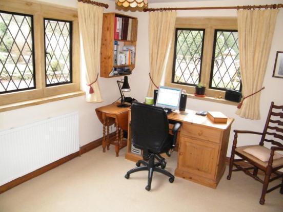 Bedroom 1/Study