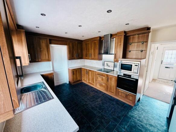 3 bed Detached Bungalow for sale Image 5
