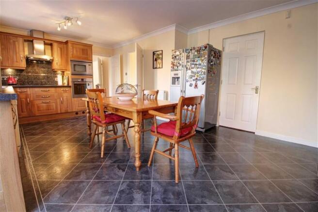 Kitchen/Breakfast Ro