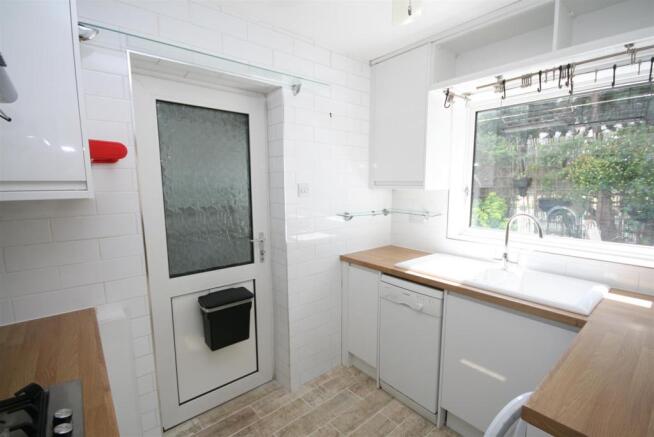 Kitchen..JPG