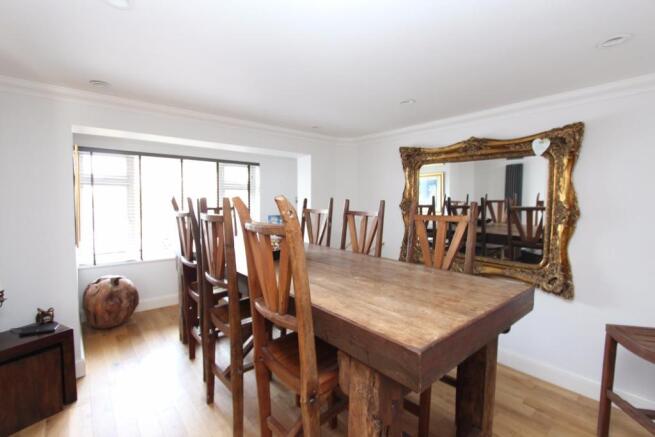 Campana Dining 9120.
