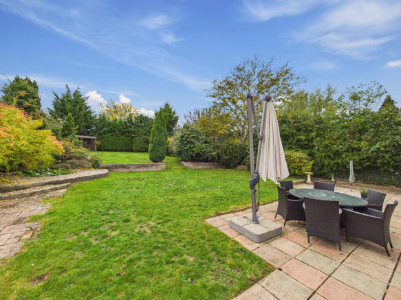 CAM01354G0-PR0606-STILL004