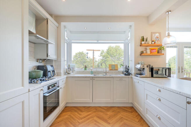 3 bed Semi-Detached for sale Image 10
