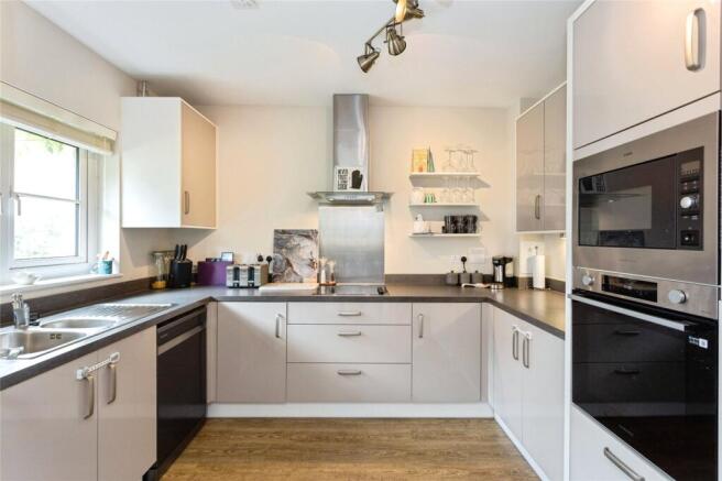 Headley Close, Tonbridge, Kent, TN11 photo 4