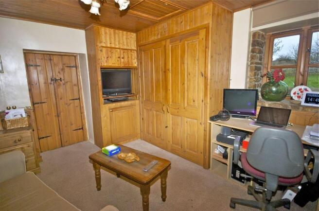 Photo 10