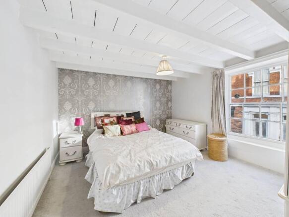 3 bed Terraced for sale Image 9