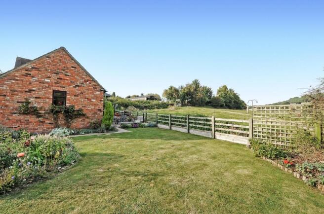 4 Milk Hall Barns - 